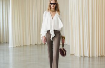 [🆕🇻🇳] MUST HAVE 👕 Top1Fashion 👗  𝐒𝐋𝐈𝐓-𝐇𝐄𝐌 𝐏𝐀𝐍𝐓𝐒 | 𝐅𝐖𝟐𝟓/𝟐𝟔Với chất liệu tweed Hàn Quốc mềm mại, bộ đôi quần Warm Taupe Slit-Hem Pants và Burgundy Slit-Hem Pants mang đến sự kết hợp hoàn h , shares-3✔️ , likes-45❤️️ , date-2025-10-26 16:00:03🇻🇳🇻🇳🇻🇳📰🆕