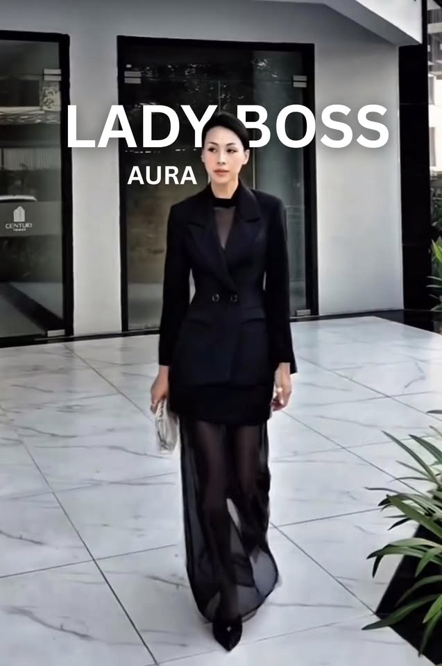 [🆕🇻🇳] D2N.Official 👕 Top1Fashion 👗  Mix & Match full đen chuẩn phong thái  sếp nữ cùng chị @maihoangb25  – Black Fiona Blazer layer cùng thun lưới đen và chân váy tơ Safia Skirt, nhắn tin nga , shares-0✔️ , likes-1❤️️ , date-2025-10-04 15:42:50🇻🇳🇻🇳🇻🇳📰🆕