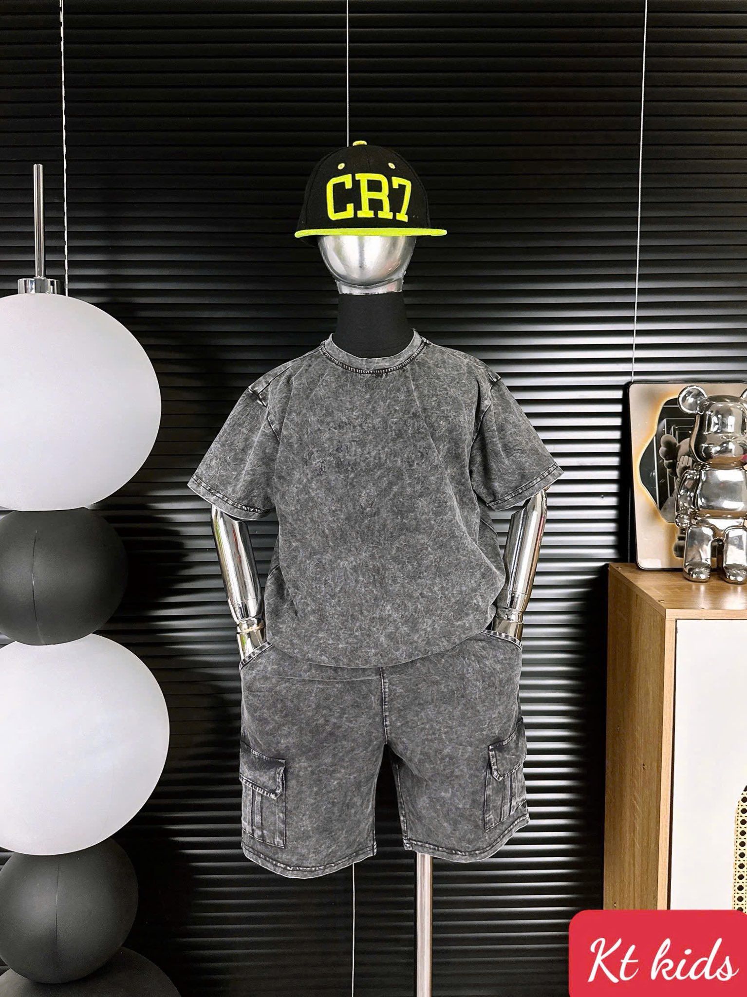 [🆕🇻🇳] KT Kids – Thời Trang Trẻ Em – Chúng tôi chuyên cung cấp quần áo trẻ em cho bé , giá tại xưởng 🧑‍🧒❤️️👶⭐️ HÀNG CÓ SẴN, CHỐT MAI GIAO
—————————————————
Giới thiệu sét bộ túi hộp Wash Đá siêu ngầu cho bé trai.
Nguyên bộ thun 100% cotton 4 chiều mềm mịn, fom chuẩn , shares-0✔️ , likes-1❤️️ , date-2025-10-15 22:56:36🇻🇳🇻🇳🇻🇳📰🆕