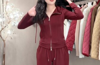 [🆕🇻🇳] Emmy Store chuyên hàng công sở cao cấp giá mềm 👕 Top1Fashion 👗  Set thể thao nỉ dạ – vừa ấm vừa sang dáng.
Chất nỉ dạ dày dặn, mềm tay, giữ ấm tốt mà vẫn nhẹ, dễ vận động.
Form lên gọn, đứng dáng, nhìn trẻ trung nhưng v , shares-0✔️ , likes-109❤️️ , date-2025-10-09 20:28:51🇻🇳🇻🇳🇻🇳📰🆕