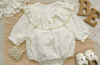 [🆕🇻🇳] BÉ BÉ by Jang Store – Cửa hàng quần áo sơ sinh & trẻ em 🧑‍🧒❤️️👶⭐️  Body tone kem ren bông nhẹ nhàng, cổ bèo đính nơ nhẹ, mũ ren mềm mại – xinh yêu từ mọi góc nhìn𝗕𝗘́ 𝗕𝗘́ 𝗯𝘆 𝗝𝗮𝗻𝗴𝘀𝘁𝗼𝗿𝗲
———————————— , shares-1✔️ , likes-2❤️️ , date-2025-10-19 03:15:04🇻🇳🇻🇳🇻🇳📰🆕