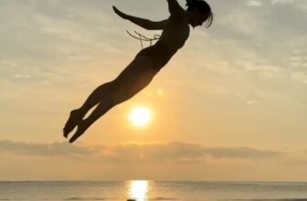 [???] Châu Hiền (Thiên Quang) – ACRO YOGA TEACHER ? Top1Yoga ??‍♀️ Chào ngày mới với một nụ cười rạng rỡ!
#acroYoga #acrobatics
#Thông_Yoga , shares-0✔️ , likes-72❤️️ , date-2025-10-11 16:17:54????????