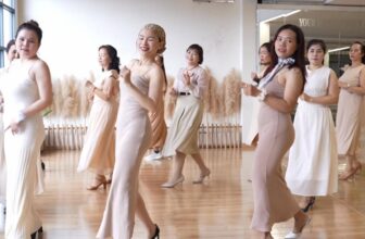 [🆕🇻🇳]  Ahagym Bùi Đình Tuý  ? Top1Yoga ??‍♀️ CHẤN ĐỘNG THIỆT CHỨ!!!
Hôm nay mấy cổ biến lớp DANCE AHAGYM thành sàn khiêu vũ chính hiệu luôn rồi
Ta nói, vừa aerobic, mà vibe lại là dạ hội làm sao í
, shares-0✔️ , likes-5❤️️ , date-2025-10-11 17:15:59🇻🇳🇻🇳🇻🇳📰🆕