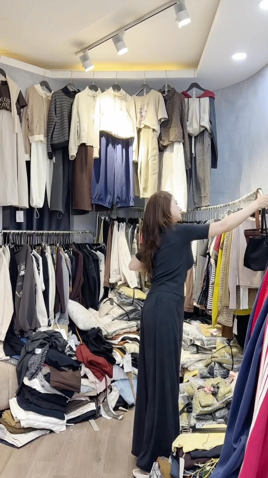 [🆕🇻🇳] Hương Paris hàng xách tay-Thời trang nữ cao cấp và hàng auth 👕 Top1Fashion 👗  Hàng có sẵn ạ
, shares-0✔️ , likes-5❤️️ , date-2025-10-09 00:36:39🇻🇳🇻🇳🇻🇳📰🆕