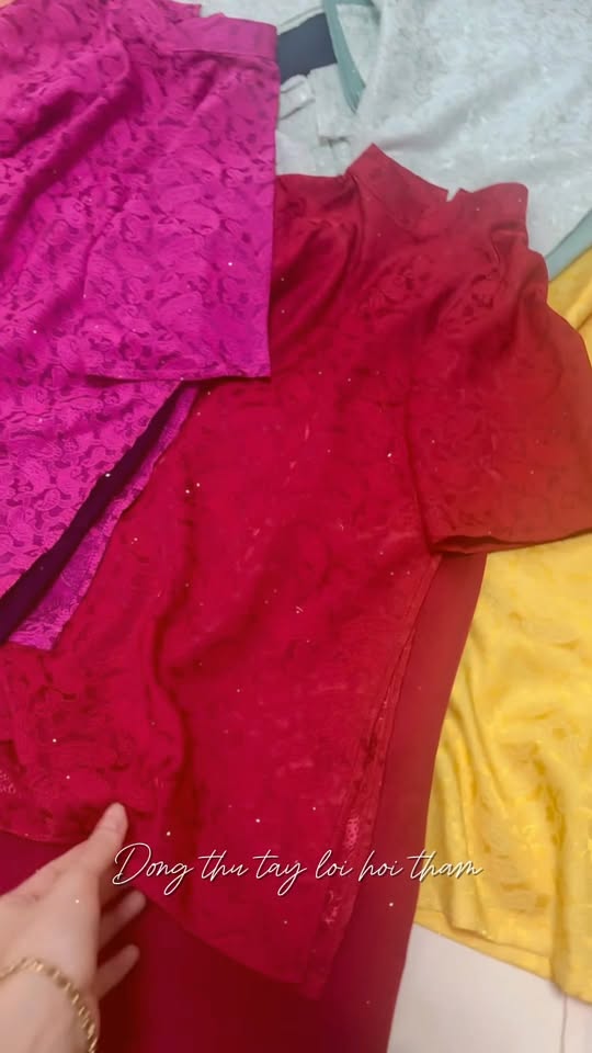 [🆕🇻🇳]  TÁO SILK – Cửa hàng quần áo sơ sinh & trẻ em 🧑‍🧒❤️️👶⭐️  Chuyện chọn gấm – tưởng đơn giản mà chẳng hề giản đơnLàm gấm bao nhiêu năm, nhìn một tấm vải là biết ngay “hồn” của nó.
Trên thị trường, có rất nhiều c , shares-0✔️ , likes-4❤️️ , date-2025-10-12 19:59:38🇻🇳🇻🇳🇻🇳📰🆕