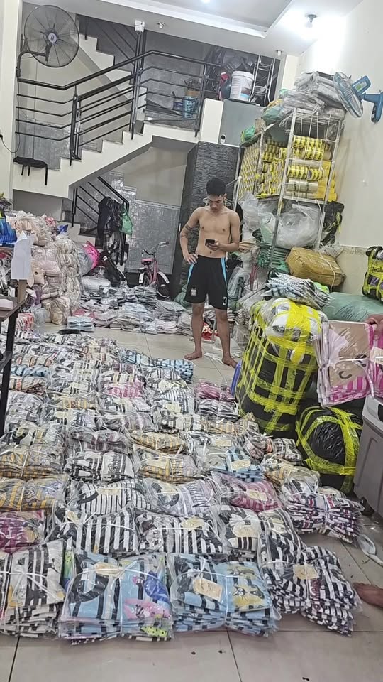 [🆕🇻🇳] Tổng Kho Ân Hoa – Kho chuyên sỉ hàng hot trend , hàng sale 👕 Top1Fashion 👗  Si zalo 0933240232 lh nhặt sỉ khach nha , shares-0✔️ , likes-4❤️️ , date-2025-10-08 19:29:23🇻🇳🇻🇳🇻🇳📰🆕