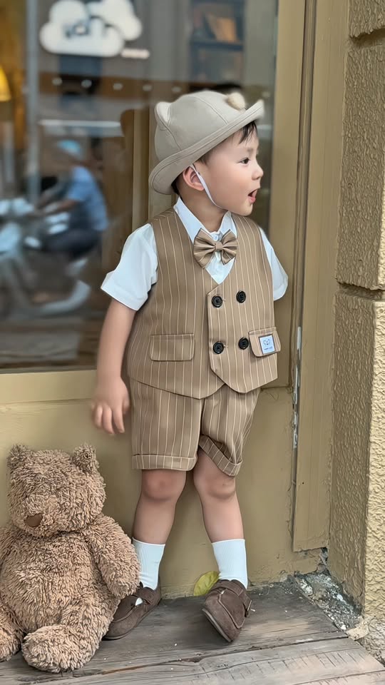 [🆕🇻🇳] FBaby Store – Thời Trang Trẻ Em Thiết Kế Cao Cấp 😎❤️️⭐️  𝟑 𝐠𝐢𝐚̂𝐲 𝐛𝐢𝐞̂́𝐧 𝐡𝐢̀𝐧𝐡 𝐭𝐡𝐚̀𝐧𝐡 “ 𝐓𝐨̂̉𝐧𝐠 𝐓𝐚̀𝐢 𝐍𝐡𝐢́” – 𝐎𝐮𝐭𝐟𝐢𝐭 𝟏𝟎 đ𝐢𝐞̂̉𝐦 𝐤𝐡𝐨̂𝐧𝐠 𝐜𝐨́ 𝐧𝐡𝐮̛𝐧𝐠
Full set 4 món –  phong cách lịch lãm từ đầu đến chân
“Không cần nh , shares-0✔️ , likes-3❤️️ , date-2025-10-14 18:12:50🇻🇳🇻🇳🇻🇳📰🆕