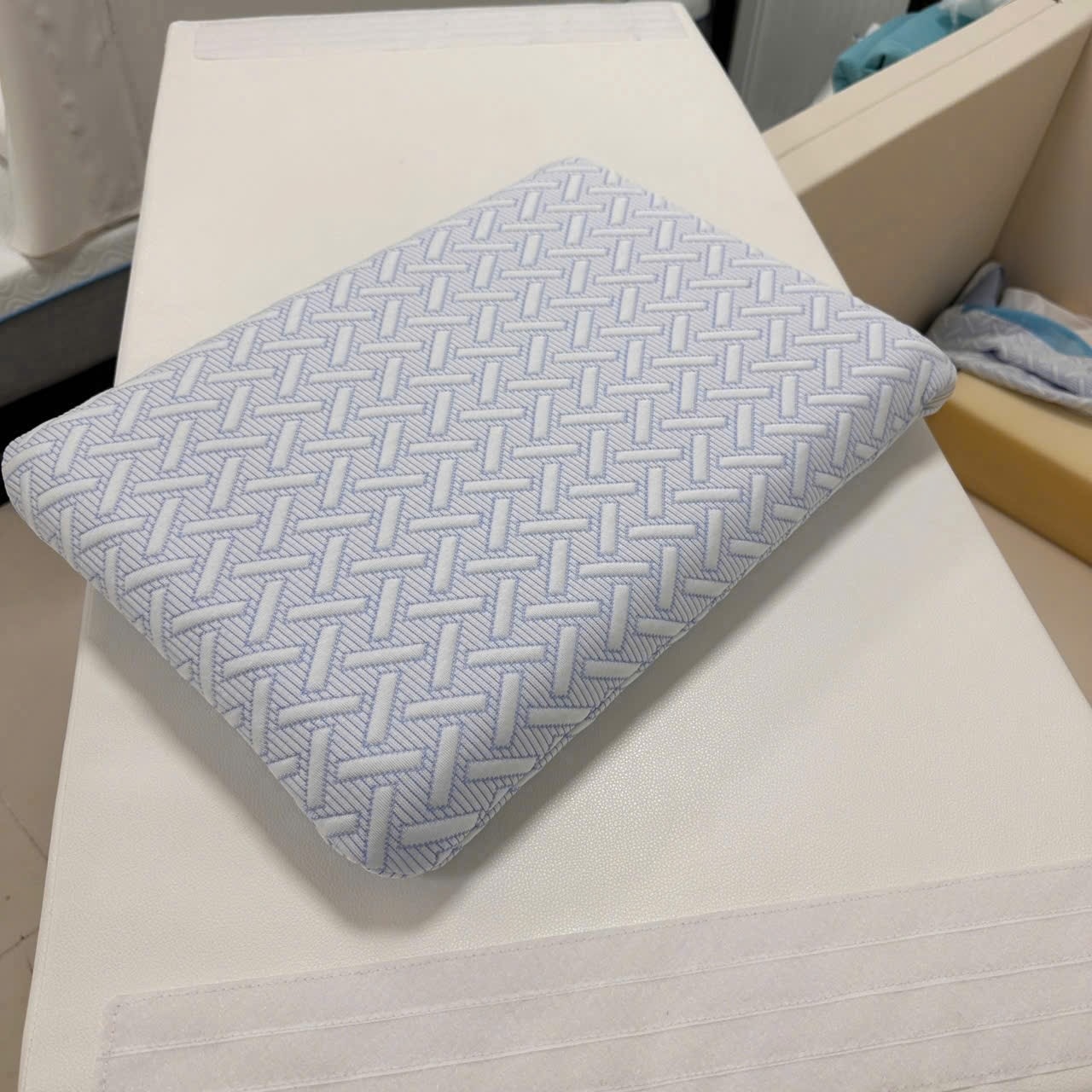 [🆕🇻🇳] Shop tơ vnxk – Chuyên sỉ lẻ đồ tập, đồ thời trang, đồ bộ nam nữ vnxk xịn 👕 Top1Fashion 👗  Thêm em gối Foam giá tốt nhé
Size: 50x35x5 – nặng 500gr
Gối bao gồm vỏ làm mát, siêu đàn hồi, nằm ko biết bao giờ hư ạ
Giá 270k
, shares-0✔️ , likes-0❤️️ , date-2025-10-15 16:49:00🇻🇳🇻🇳🇻🇳📰🆕