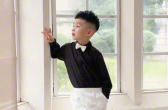 [🆕🇻🇳]  𝐊𝐢𝐦𝐞𝐞 – Thời trang thiết kế cho bé yêu 🧑‍🧒❤️️👶⭐️  𝐍𝐎𝐁𝐋𝐄 𝐀𝐔𝐓𝐔𝐌𝐍 | 𝐍𝐨𝐢𝐫 𝐒𝐡𝐢𝐫𝐭
Một gam màu trầm ấm mang theo nét điềm tĩnh và thanh lịch riêng
Chiếc sơ mi đen được thiết kế cho những khoảnh khắc cần sự chỉ , shares-0✔️ , likes-4❤️️ , date-2025-10-11 01:01:37🇻🇳🇻🇳🇻🇳📰🆕