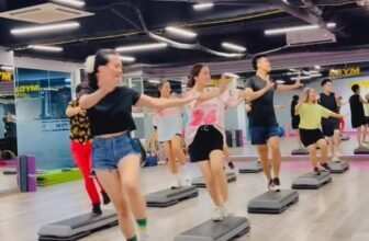[🆕🇻🇳] Igym Fitness & Yoga 🧘 Top1Yoga 🤸🏻‍♀️  GIA NHẬP NGAY LỚP ZUMBA SÔI ĐỘNG TẠI IGYM!
Đốt cháy hàng trăm calo mỗi giờ tập!Bật nhạc lên và quên hết mệt mỏi, tham gia ngay lớp Zumba tại Igym, bạn  , shares-0✔️ , likes-7❤️️ , date-2025-10-13 17:30:11🇻🇳🇻🇳🇻🇳📰🆕