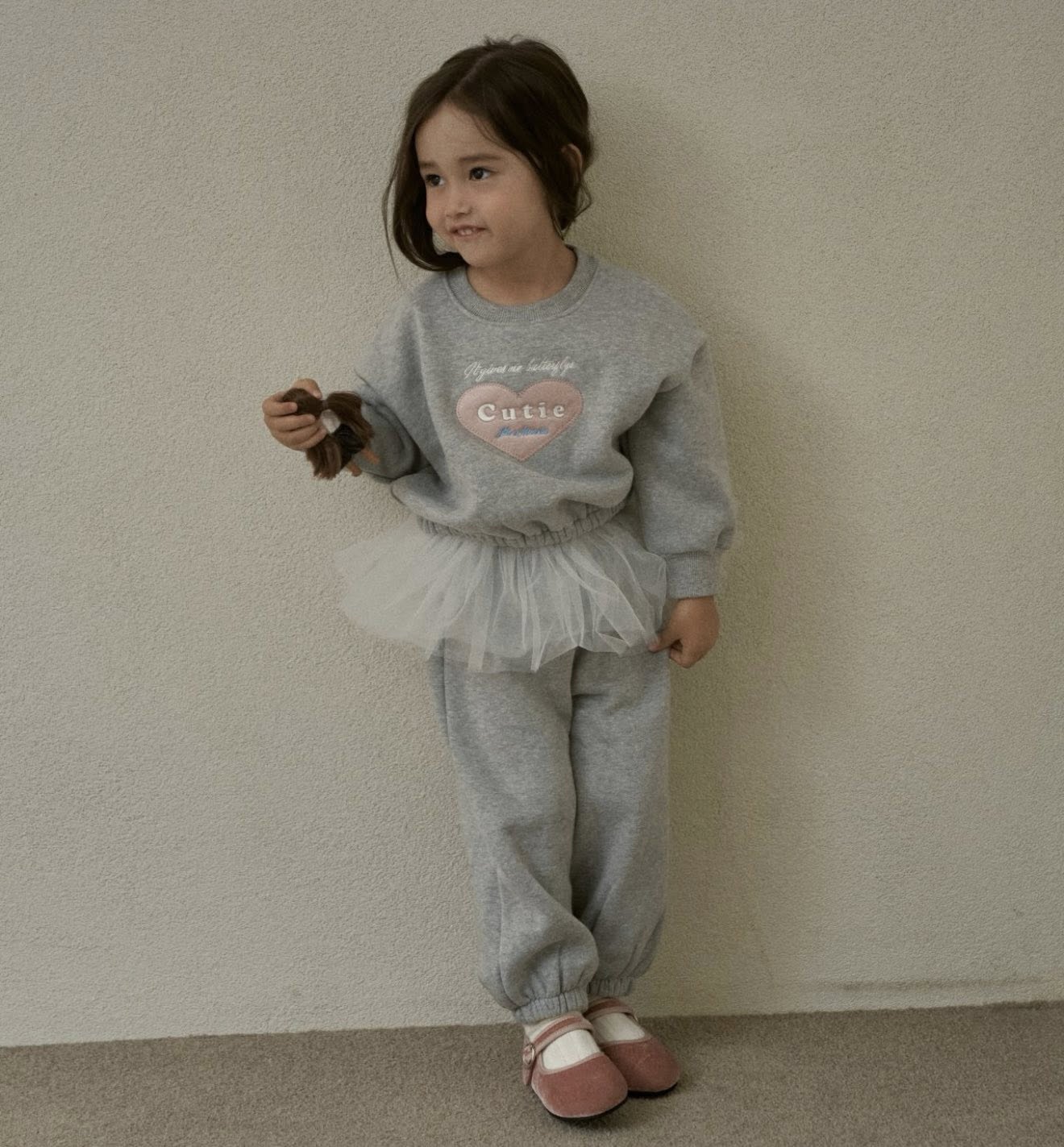 [🆕🇻🇳] Ri. – Baby Korea Style – Ri chuyên cung cấp những s/p quần áo, phụ kiện Baby chính hãng cao cấp của Hàn Quốc 🧑‍🧒❤️️👶⭐️ SET NỈ –  Winter 2025 !Xinh quá các mẹ ui !Size kids: 5, 7, 9, 11, 13SET: #610k + kgMàu: Xám, HồngĐặt nhanh cho e ko đến lúc lạnh thì hết đó ạ !
, shares-0✔️ , likes-3❤️️ , date-2025-10-17 20:06:43🇻🇳🇻🇳🇻🇳📰🆕