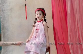 [🆕🇻🇳]  Chichu – Little Dress – cổ phục Việt Áo Dài, Bà Ba, Yếm…Phụ Kiện Dép Guốc tôn vinh văn hoá Việt 🧑‍🧒❤️️👶⭐️ Em Bé ” Yếm Cherry ”  Cho Bé iu Đi Bất Cứ Nơi Đâu
#aodaibegai  #aodaicachtan  #xuhuongfb #embedangyeu #yeutoquoc , shares-0✔️ , likes-12❤️️ , date-2025-10-14 06:02:29🇻🇳🇻🇳🇻🇳📰🆕