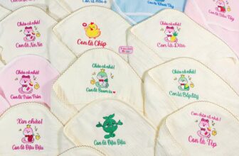 [🆕🇻🇳] Trâm Anh Baby Shop 🧑‍🧒❤️️👶⭐️  Ủ choàng thêu tên – món quà ấm áp dành riêng cho bé yêuMỗi chiếc ủ choàng là một món quà mang dấu ấn riêng
Thêu tên bé – độc nhất vô nhị
Chất vải mề , shares-0✔️ , likes-0❤️️ , date-2025-10-14 23:53:25🇻🇳🇻🇳🇻🇳📰🆕