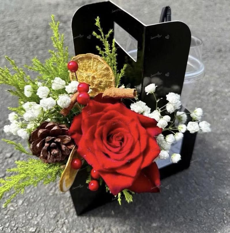 [☕️🇻🇳] GreenHouse coffee & tea 🥤 Top1Coffee ☕️ 20/10 – Gửi một món quà nhỏ cho người thươngMột hộp hoa nhỏ xinh như lời nhắn gửi dịu dàng, tất cả được gói trọn trong combo  , shares-3✔️ , likes-3❤️️ , date-2025-10-19 23:34:27🇻🇳🇻🇳🇻🇳📰🆕