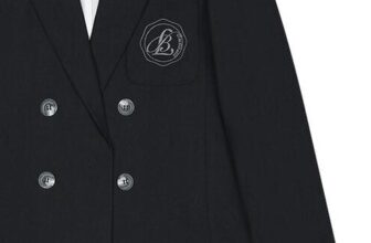 [🆕🇻🇳] LEMAO – VietNam factory outlet 👕 Top1Fashion 👗  Blazer BB xẻ vạt lệch lạ mắt nhà Lemao đây ạ • em báo full ảnh và giá đi các ty . Em có 2 màu đều dễ phối . Blazer các hãng khác cũng nhiều nhưng blazer Bb , shares-0✔️ , likes-5❤️️ , date-2025-10-20 16:06:22🇻🇳🇻🇳🇻🇳📰🆕