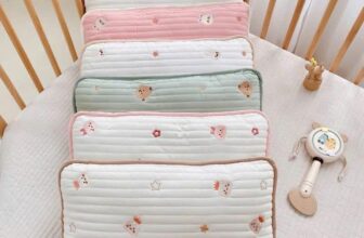 [🆕🇻🇳]  Tổng kho sỉ lẻ Nous_ UalaRogo_BU_Chaang_Lapomme 🧑‍🧒❤️️👶⭐️  BẢNG MÀU MỚI CHO GỐI ĐIỀU HÒA MONONA
Đã có bé Na cho cả 2 phiên bản có viền & ko viền rồi nha
Chất liệu bề mặt trên Organic được trần bông tạo độ mề , shares-0✔️ , likes-0❤️️ , date-2025-10-19 19:29:42🇻🇳🇻🇳🇻🇳📰🆕