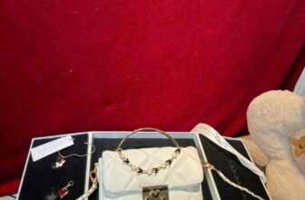 [🆕🇻🇳] Bảo Yến Store – CHUYÊN TÚI XÁCH XUẤT DƯ, SUPER VIP, SIÊU CẤP🛍️🛍️🛍️ 👕 Top1Fashion 👗  Túi xinh giá yêu
#MUA_1_ĐƯỢC_4 siêu hời ạ
_ Fullbox _
, shares-0✔️ , likes-0❤️️ , date-2025-10-18 14:30:52🇻🇳🇻🇳🇻🇳📰🆕