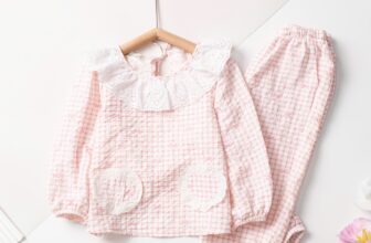 [🆕🇻🇳] LITIBABY Hồ Chí Minh 😎❤️️⭐️ Mấy bộ pijama cổ bèo này thiệt sự xinh xỉu luôn mom ơi
Cổ bèo ren trắng bánh bèo vừa phải, tay bo nhẹ cho bé ấm áp, chất vải thì mềm mịn, nhẹ tênh ngủ hay , shares-0✔️ , likes-2❤️️ , date-2025-10-20 00:30:05🇻🇳🇻🇳🇻🇳📰🆕