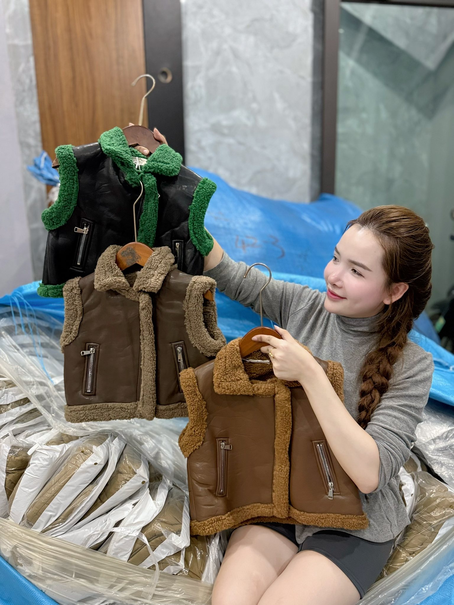 [🆕🇻🇳] KID Clothing – Quần Áo Bé Thóc – CHUYÊN HÀNG QUẢNG CHÂU 🧑‍🧒❤️️👶⭐️ Áo da 3 màu siêu vip. Mặc fom này cực lạ luôn ý các mom ạ
, shares-0✔️ , likes-1❤️️ , date-2025-10-19 17:38:33🇻🇳🇻🇳🇻🇳📰🆕