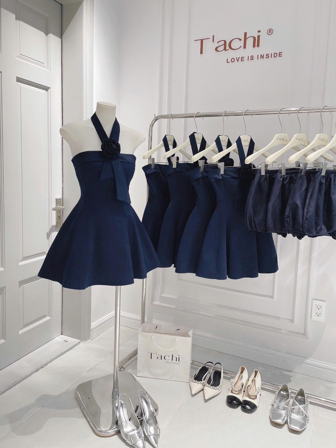 [🆕🇻🇳] Thời Trang, Gia Bảo – Hàng Hiệu Xuất Khẩu 👕 Top1Fashion 👗  Web lên hình bề ngoài sản phẩm – Shop bổ sung thêm hình ảnh mặt trong  Chỉnh chu – xịn sò  đến từng chi tiết nhỏ ạh  .
Lên sóng các Anh mẫu quần nhung  , shares-0✔️ , likes-8❤️️ , date-2025-10-21 04:44:18🇻🇳🇻🇳🇻🇳📰🆕