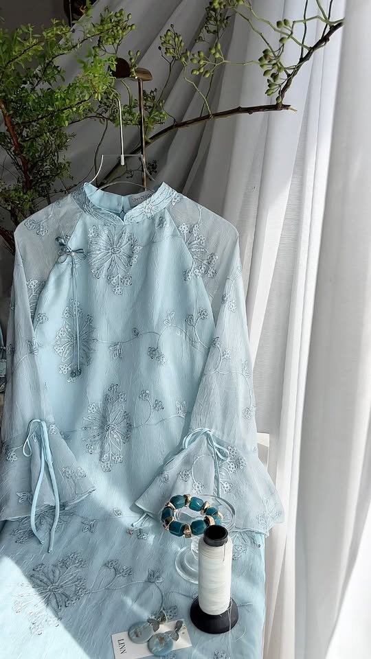 [🆕🇻🇳] LINN Design – “I want people to see the dress. but focus on the women” 👕 Top1Fashion 👗  Quá nà xinh ạ , shares-0✔️ , likes-159❤️️ , date-2025-10-18 17:57:22🇻🇳🇻🇳🇻🇳📰🆕