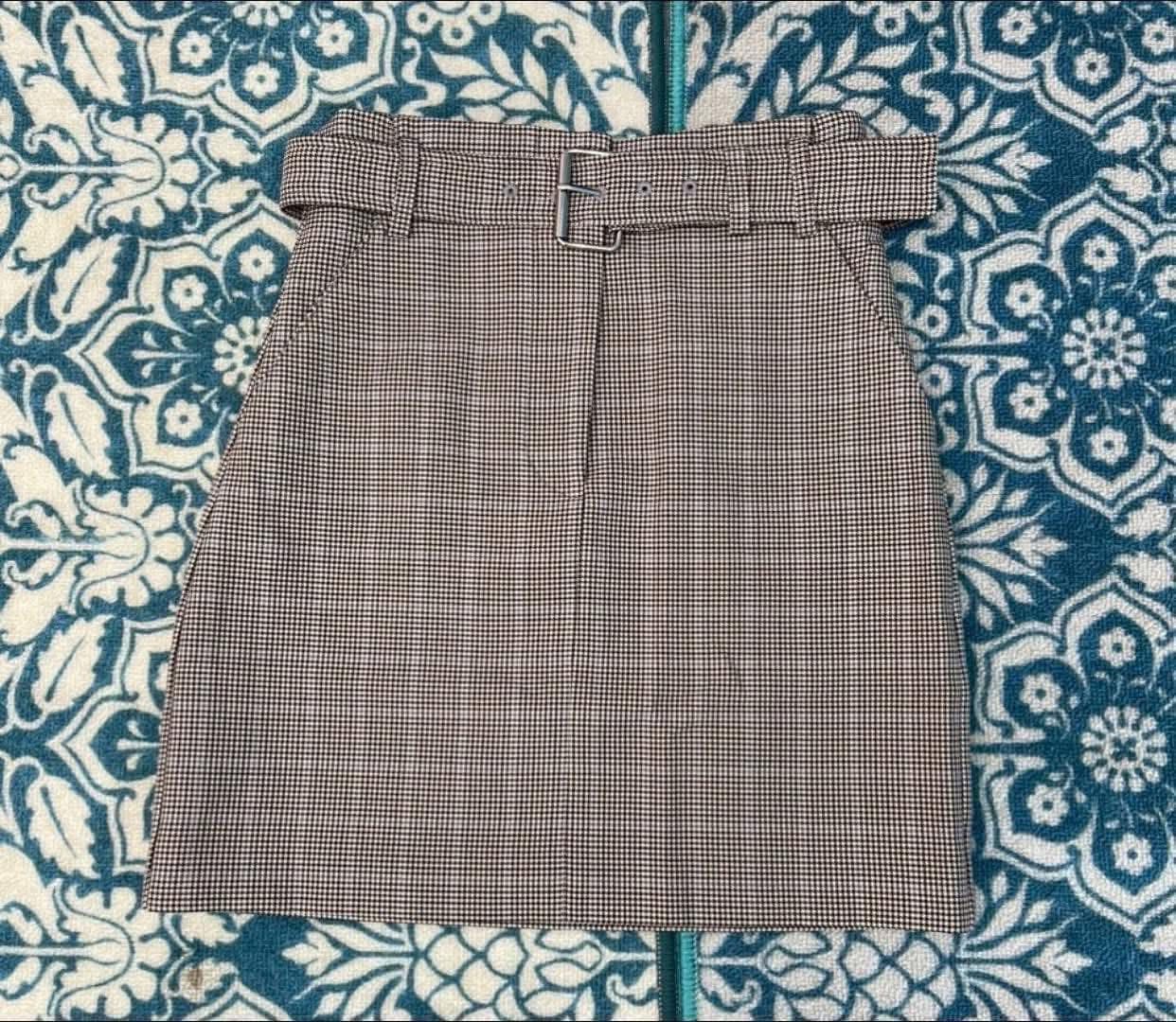 [🆕🇻🇳] Khang VNXK 👕 Top1Fashion 👗   260k => 78kChân váy  M N GMini form nét căng, kèm belt tháo rời xịn sò.Vải tây mềm mướt nhẹ, họa tiết houndstooth gam màu nâu siêu tây, phối áo phô , shares-1✔️ , likes-0❤️️ , date-2025-10-20 22:09:13🇻🇳🇻🇳🇻🇳📰🆕