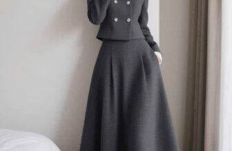 [🆕🇻🇳] DChat Clothes 👕 Top1Fashion 👗  Set công sở thanh lịch – sang trọng trong từng chi tiết
Thiết kế áo vest cổ trắng phối khuy ngọc tinh tế, kết hợp chân váy dài dáng xòe nhẹ giúp tôn dáng  , shares-0✔️ , likes-75❤️️ , date-2025-10-21 05:53:50🇻🇳🇻🇳🇻🇳📰🆕