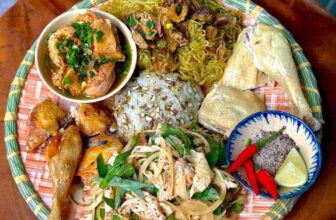 [🆕🇻🇳] CÀ MÈN – Đặc sản quê hương Quảng Trị 🍔 Top1Food 🍜 Chủ nhật rồi, ghé Mèn mần vài món ngon nhé anh chị ơiiii!Hôm ni Mèn có:
GÀ TA QUÊ MIỀNG:
– Mẹt gà 6 món
– Gà bóp rau răm
– Bánh ướt gà kho ném
MỒI NGON , shares-0✔️ , likes-6❤️️ , date-2025-10-19 16:59:10🇻🇳🇻🇳🇻🇳📰🆕