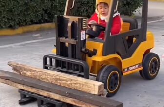 [🧸️🇻🇳] ô tô điện Hello baby  🎈Top1Toys🧸️  Xe \u0111i\u1ec7n tr\u1ebb em \nX\u1ea3 kho thanh l\u00fd to\u00e0n b\u1ed9 \nXe n\u00e2ng \u0111i\u1ec7n tr\u1ebb em \nTr\u1ecdng t\u1ea3i 60kg”},”id”:”Uz , shares-0✔️ , likes-11❤️️ , date-2025-10-16 15:40:13🇻🇳🇻🇳🇻🇳📰🆕