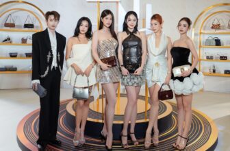 [🆕🇻🇳] LYN – điểm đến mua sắm các phụ kiện thời trang túi xách và giày dép hàng đầu hiện nay 👕 Top1Fashion 👗   ĐÊM TIỆC RA MẮT BST ĐÔNG 2025 TỪ LYN – NƠI DÀN SAO VIỆT CÙNG TỎA SÁNG
Khởi động mùa lễ hội rực rỡ, tối 18/10 tại AEON MALL Bình Tân, LYN chính thức ra mắ , shares-10✔️ , likes-238❤️️ , date-2025-10-21 03:20:17🇻🇳🇻🇳🇻🇳📰🆕