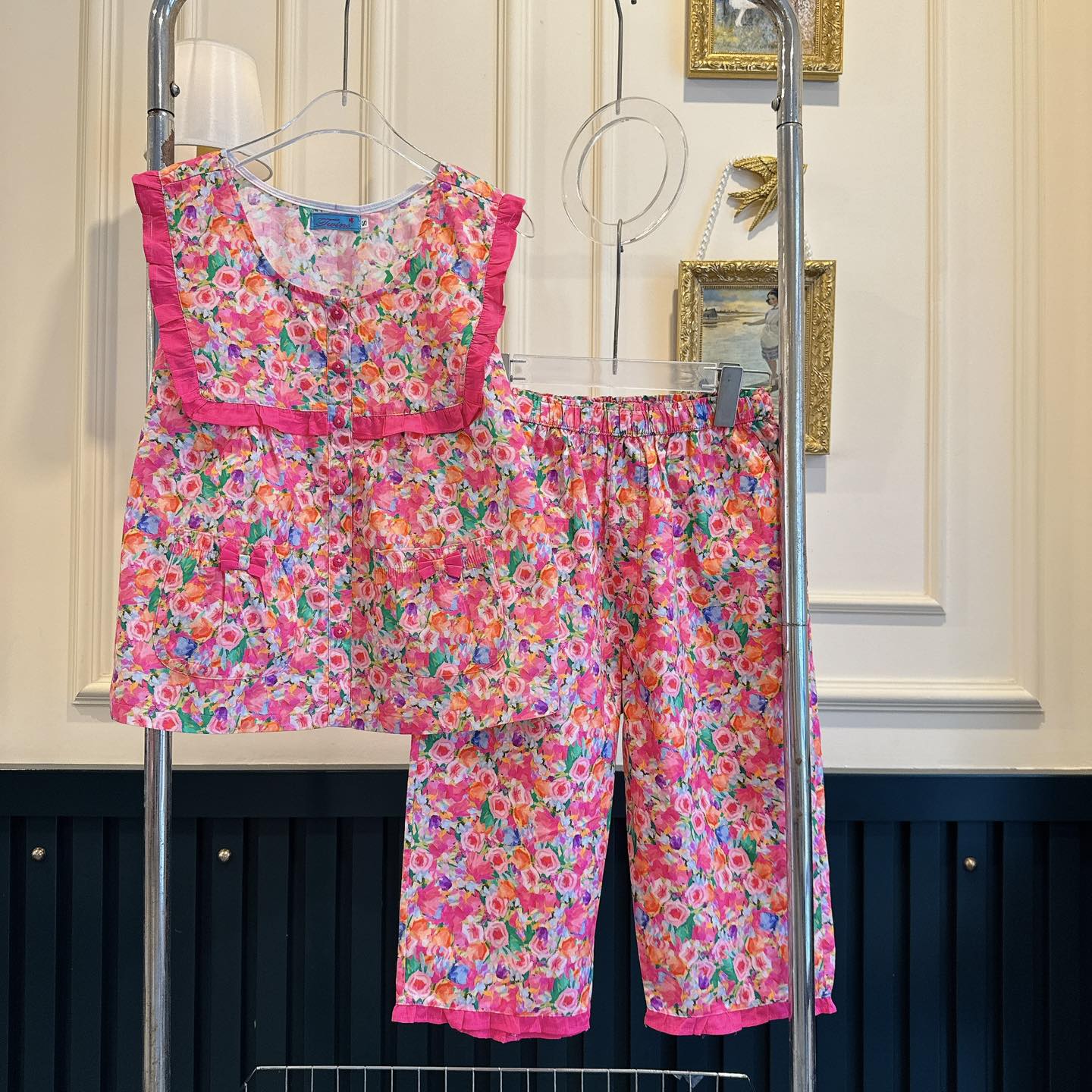 [🆕🇻🇳] Đồ bộ mặc nhà Twins Shop TpHcm 👕 Top1Fashion 👗  Bộ lửng mới- đồng giá 230k/ bộ
Chất vải : kate Hàn mềm, mịn, mặc nhà mát ạ
Size từ 45-65kg (S-M-L-XL)
Ship toàn quốc 20k( freeship từ 3 bộ)
——————————————— , shares-2✔️ , likes-16❤️️ , date-2025-10-21 18:11:01🇻🇳🇻🇳🇻🇳📰🆕