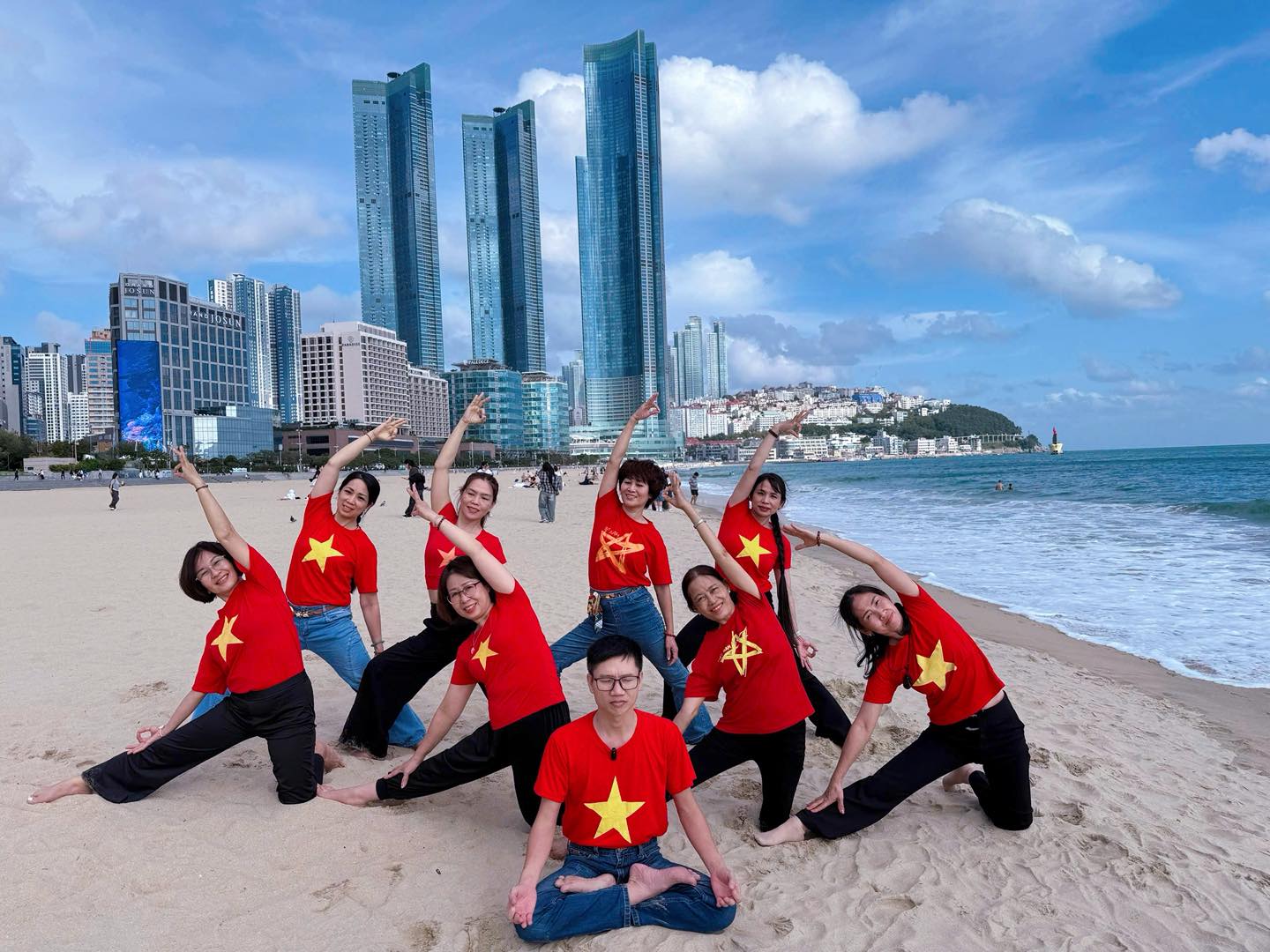 [🆕🇻🇳] Mermaid Kids  (Nàng tiên cá nhỏ)- Thời trang cao cấp cho bé 🧑‍🧒❤️️👶⭐️ Size 1-5 tuổi cho bé 10-22kg
Chiếc váy thô hàn cao cấp hút mắt
Đầm có túi hai bên vô cùng đẹp , shares-0✔️ , likes-1❤️️ , date-2025-10-18 17:17:31🇻🇳🇻🇳🇻🇳📰🆕