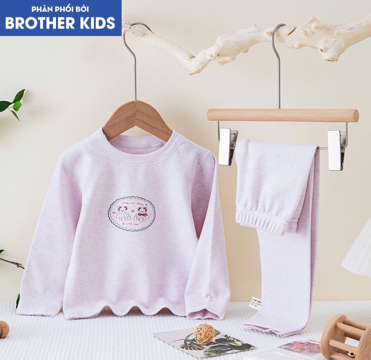 [🆕🇻🇳] HELLO BABY SHOP – Quần áo trẻ em và các sản phẩm dành cho trẻ em 🧑‍🧒❤️️👶⭐️  BỘ NỈ DÀI TAY – ÊM ÁI, DỄ THƯƠNG CHO BÉ YÊU
Thời tiết se lạnh, diện ngay bộ cotton pha nỉ dài tay mềm mịn, giữ ấm cực tốt mà vẫn thoải mái cho bé vận độ , shares-0✔️ , likes-2❤️️ , date-2025-10-22 18:07:08🇻🇳🇻🇳🇻🇳📰🆕