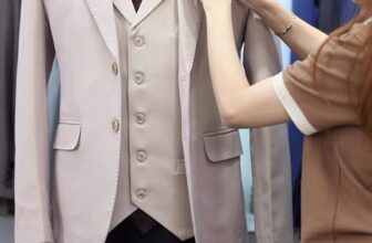 [🆕🇻🇳] Veston Ken – Vest Nam Hàn Quốc – Vest Cưới | Vest Studio | Vest Trung Niên… 👕 Top1Fashion 👗   “Một bộ vest hoàn hảo – không thể thiếu hộp phụ kiện 5 món.”Từ nơ, cavat, khăn túi, khuy cài đến kẹp cavat– tất cả được Veston Ken phối trọn trong hộp p , shares-0✔️ , likes-1❤️️ , date-2025-10-20 03:18:51🇻🇳🇻🇳🇻🇳📰🆕