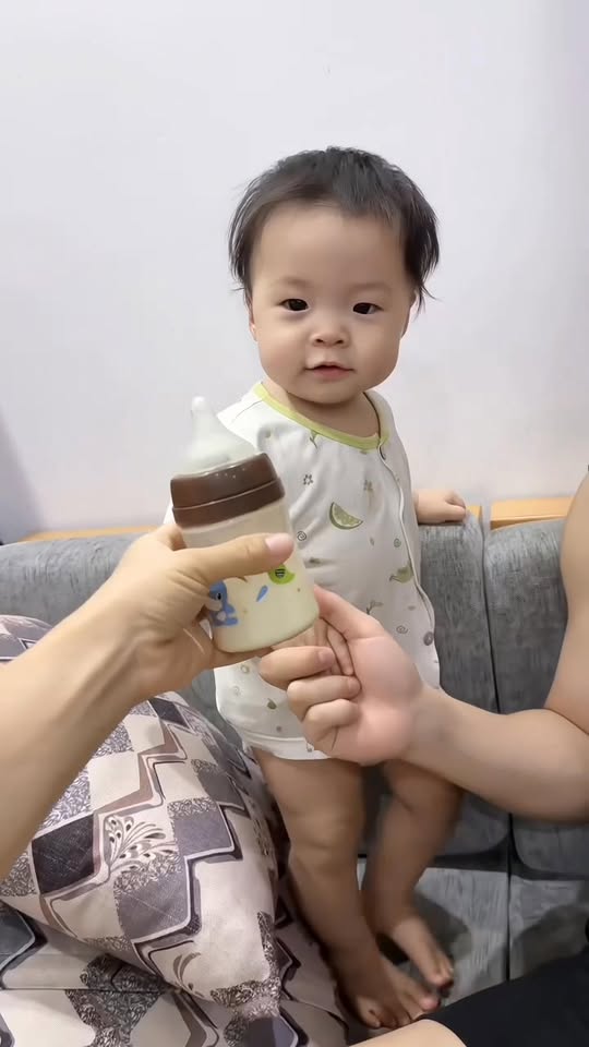 [🆕🇻🇳] Mẹ và Bé Lào Cai – Bống Xinh 135 Quy Hoá 🧑‍🧒❤️️👶⭐️ LƯU Ý CHO BÉ IU NGÀY GIAO MÙA NHA BA MẸ
#bongxinh135
#ThoiTrangTreEm #ThoiTrangChoBeYeu #ShopBongXinh #135QuyHoa #HangQuangChauChoBe #DoDepChoBe #DoTreEmQu , shares-0✔️ , likes-1❤️️ , date-2025-10-23 14:30:22🇻🇳🇻🇳🇻🇳📰🆕