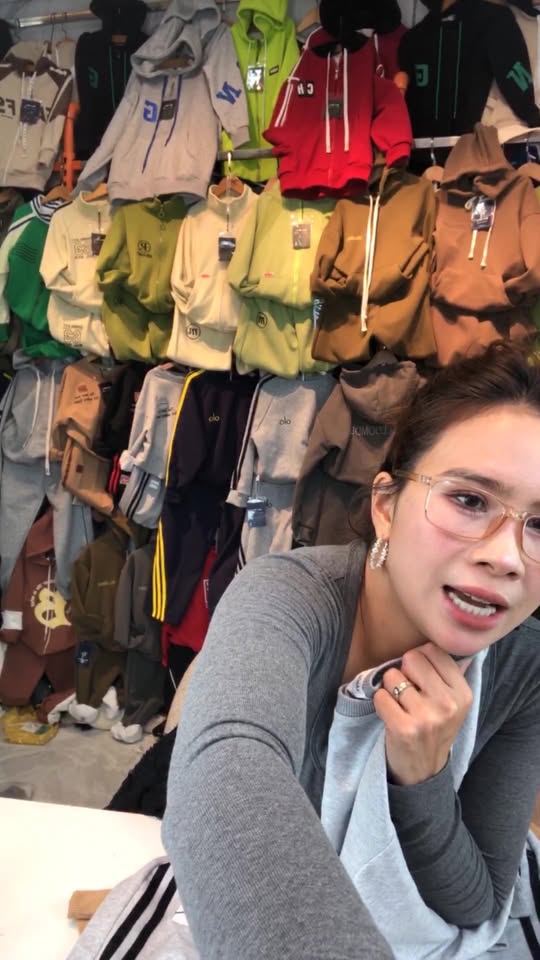 [🆕🇻🇳] Cún Store – Đồ sơ sinh cao cấp 🧑‍🧒❤️️👶⭐️ Cái ghế nó sang đẹp gì đâu, nằm êm êm chil chil thời tiết này đúng chuẩn ý bài thơ, cho bé nằm thì ngủ phê tít ,
chỉ vài vitamjn , hoặc vài can nước giặt  , shares-0✔️ , likes-1❤️️ , date-2025-10-24 05:54:02🇻🇳🇻🇳🇻🇳📰🆕