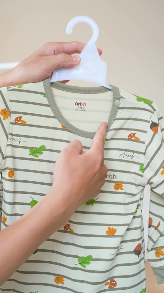 [🆕🇻🇳] Arich phân phối sỉ và lẻ, quần áo vải sợi tre 🧑‍🧒❤️️👶⭐️  Giá 195k–235k/1bộBST DÀI THU ĐÔNG 2025 – ARICH
Size: 9M – 6 tuổiĐẹp đến từng chi tiếtChỉ cần một bộ Arich sợi tre, bé vừa ấm vừa dễ thương cả ngày., shares-0✔️ , likes-3❤️️ , date-2025-10-24 03:34:49🇻🇳🇻🇳🇻🇳📰🆕