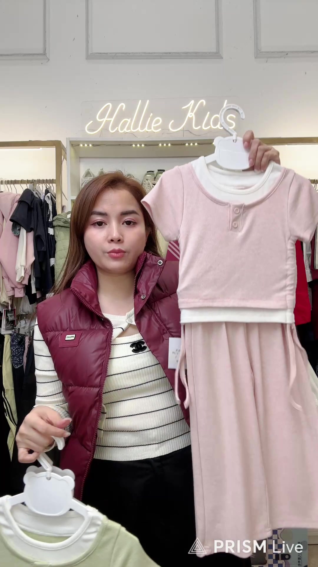 [🆕🇻🇳]  Hallie Kids – Thời trang trẻ em cao cấp 🧑‍🧒❤️️👶⭐️ Em SALE Xu1ea2 KHO lu1ea5y chu1ed7 u0111i Trung tquu1ed1c lu1ea5y hu00e0ng cho cu00e1c con”},”is_text_only_story”:false,”id”:”UzpfSTEwMDA2NDYxODc1N , shares-0✔️ , likes-0❤️️ , date-2025-10-29 20:24:56🇻🇳🇻🇳🇻🇳📰🆕