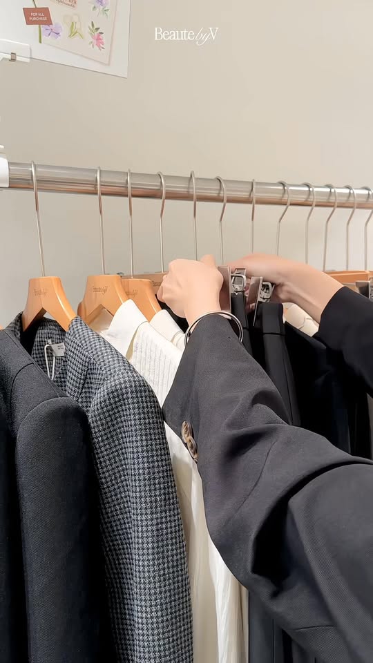 [🆕🇻🇳] BeautebyV 👕 Top1Fashion 👗  Close up in details our fall winter collection in-store #BeautebyV #newarrival #fallwinter #ootd #outfitoftheday #outfitidea , shares-0✔️ , likes-20❤️️ , date-2025-10-27 22:14:27🇻🇳🇻🇳🇻🇳📰🆕