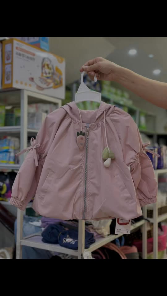 [🆕🇻🇳] Phuong Loan baby – Mẹ và Bé 🧑‍🧒❤️️👶⭐️ Se lạnh rồi các mom qua em ngắm áo khoác gió cho bé nhaPhuong Loan baby
A5-LK22 Phú Hà, Sơn Tây, HN
288 Quang Trung, Sơn Tây, HN
Giao hàng toàn quốc
, shares-0✔️ , likes-9❤️️ , date-2025-10-22 21:50:55🇻🇳🇻🇳🇻🇳📰🆕