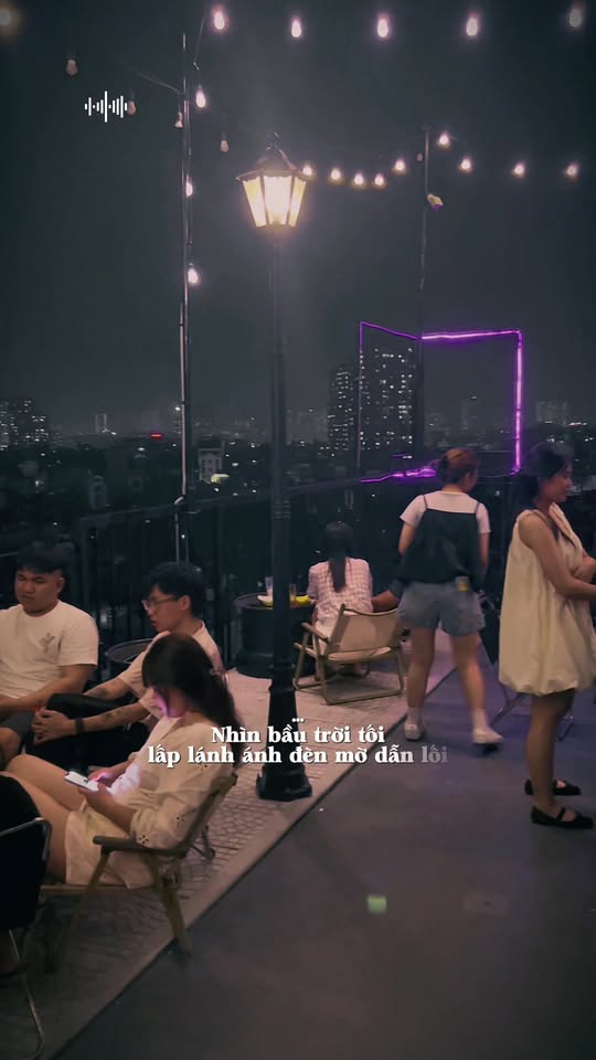 [☕️🇻🇳] Sam Rooftop Coffee – Nguyễn Trãi 🥤 Top1Coffee ☕️ Nhìn bầu trời tối lấp lánh ánh đèn mờ dẫn lỗi… , shares-0✔️ , likes-8❤️️ , date-2025-10-18 02:28:19🇻🇳🇻🇳🇻🇳📰🆕