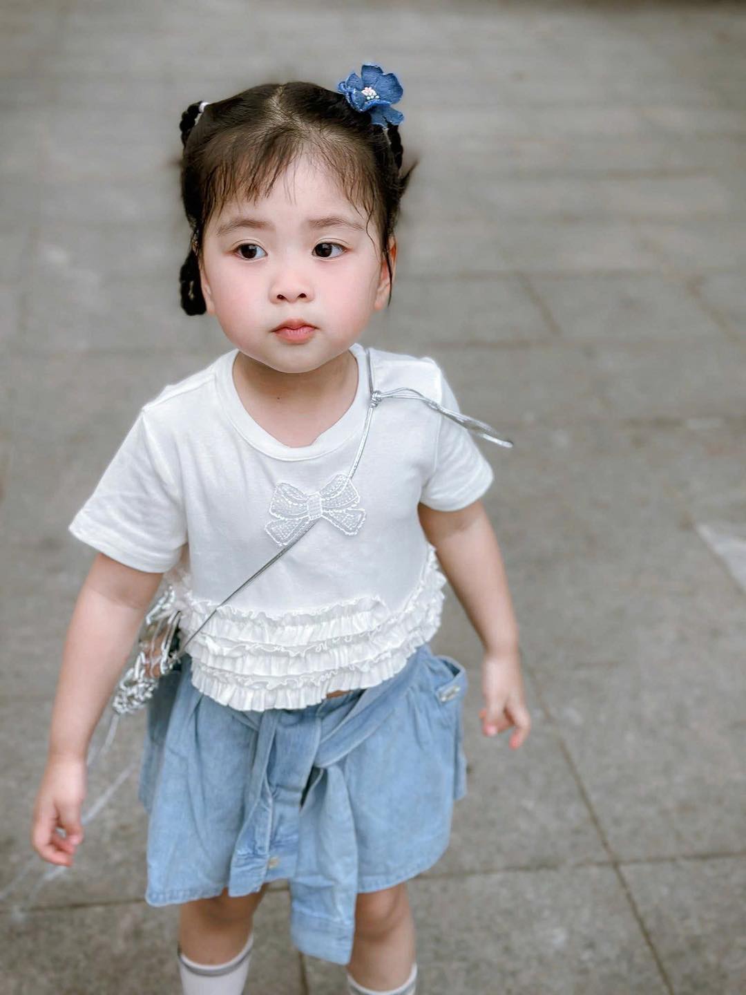 [🆕🇻🇳] Sachi Handmade – 𝘊𝘩𝘶𝘺𝑒̂𝘯 𝘱𝘩𝑢̣ 𝘬𝘪𝑒̣̂𝘯 𝘩𝘢𝘯𝘥𝘮𝘢𝘥𝘦 𝘤𝘩𝘰 𝘮𝑒̣ 𝘷𝑎̀ 𝘣𝑒́  🧑‍🧒❤️️👶⭐️  𝐊𝐞̣𝐩 𝐭𝐨́𝐜 𝐡𝐨𝐚 𝐝𝐞𝐧𝐢𝐦 – 𝐩𝐡𝐮̣ 𝐤𝐢𝐞̣̂𝐧 𝐧𝐡𝐨̉, 𝐡𝐢𝐞̣̂𝐮 𝐮̛́𝐧𝐠 𝐥𝐨̛́𝐧 𝐜𝐡𝐨 𝐨𝐮𝐭𝐟𝐢𝐭 𝐜𝐮̉𝐚 𝐛𝐞́!Ai bảo phụ kiện nhỏ không thể tạo nên điểm nhấn? Chiếc kẹp tóc hoa denim , shares-0✔️ , likes-4❤️️ , date-2025-10-22 16:30:49🇻🇳🇻🇳🇻🇳📰🆕