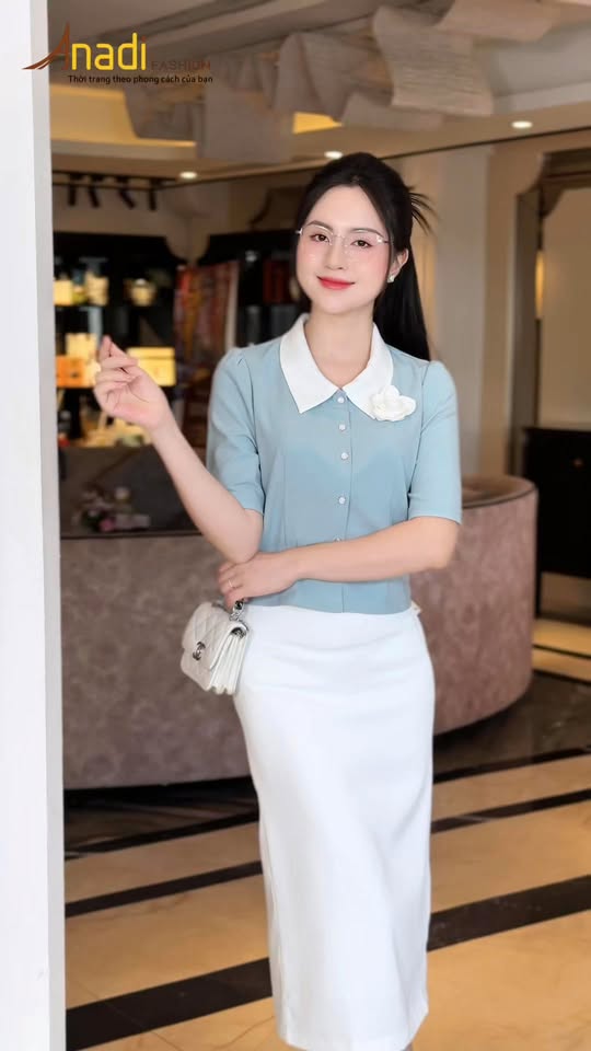 [🆕🇻🇳] Anadi Fashion TP Vinh – Thời trang công sở cao cấp 👕 Top1Fashion 👗   THANH LỊCH – DUYÊN DÁNG – CHUẨN PHONG CÁCH CÔNG SỞ
Áo ký giả vải Gân Mỹ cao cấp  SM1010 – lựa chọn hoàn hảo cho nàng văn phòng hiện đại2 gam màu thờ , shares-0✔️ , likes-1❤️️ , date-2025-10-25 22:35:08🇻🇳🇻🇳🇻🇳📰🆕