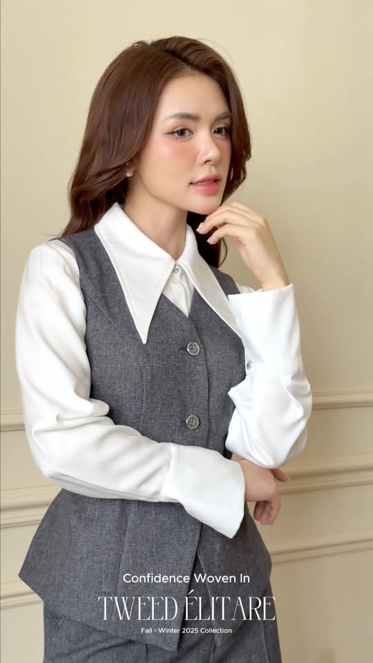 [🆕🇻🇳] Luxia Luxury 👕 Top1Fashion 👗  Set áo dài tơ thêu hoa – Nét duyên truyền thống pha chút hiện đại
Chất liệu tơ cao cấp, mềm mại và bay nhẹ theo từng bước chân.
Họa tiết thêu hoa tinh x , shares-0✔️ , likes-17❤️️ , date-2025-10-22 16:12:56🇻🇳🇻🇳🇻🇳📰🆕