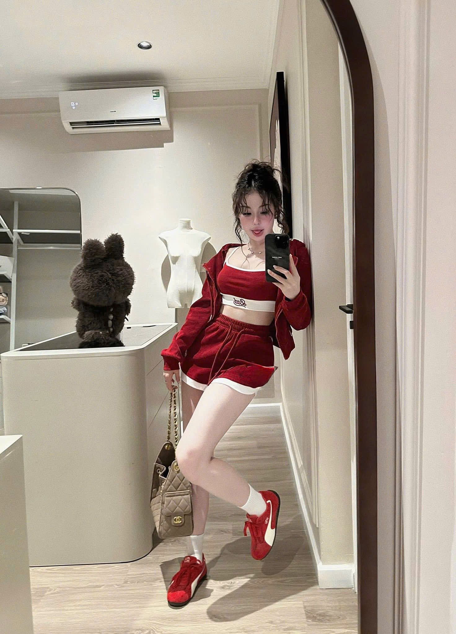 [🆕🇻🇳] VUONG THANH HUYEN STORE 👕 Top1Fashion 👗  Set B.A…D 3ct e lên màu đỏ đô mới toanhh lun đâyy, màu này xinh ko mua ngay cho e thì mua gì nữa ạ  chất nỉ đẹp xịn xò mời ce chốt đơn
Sz S M#vuongthanh , shares-0✔️ , likes-27❤️️ , date-2025-10-23 17:45:26🇻🇳🇻🇳🇻🇳📰🆕