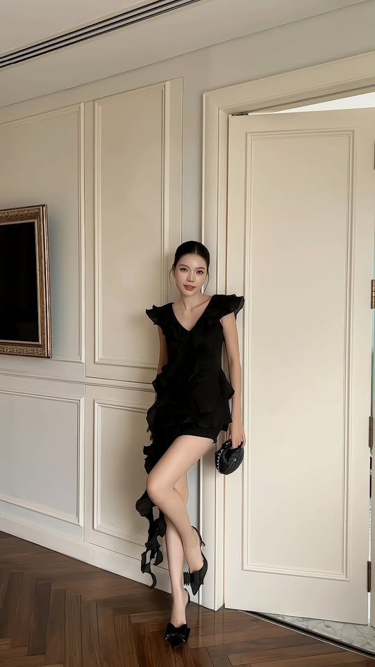 [🆕🇻🇳] Emchic 👕 Top1Fashion 👗  SEXY AND ELEGANT IN BLACK– EMCHIC BY EMWEAR – , shares-0✔️ , likes-12❤️️ , date-2025-10-27 20:26:27🇻🇳🇻🇳🇻🇳📰🆕