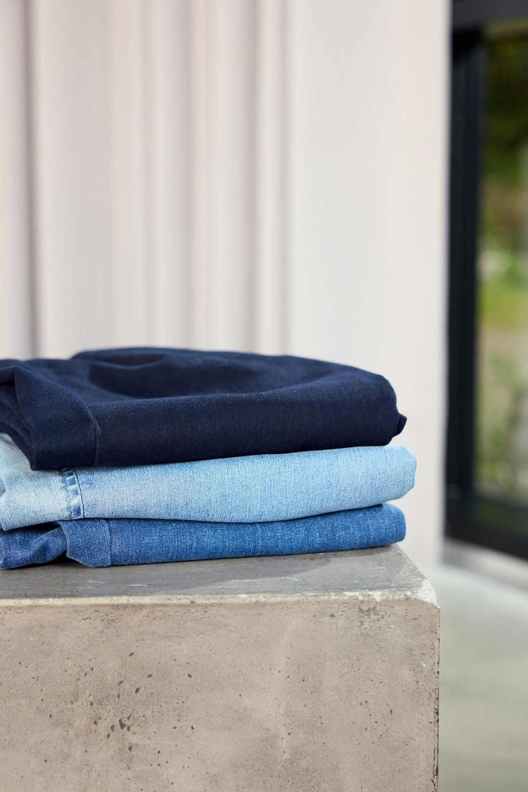 [🆕🇻🇳] Robell 👕 Top1Fashion 👗  Three shades of timeless denim perfection.  From light to deep indigo — every pair tells a story.#perfectfit #Robell #inspiration #outfitoftheday #fashi , shares-0✔️ , likes-6❤️️ , date-2025-10-20 02:00:08🇻🇳🇻🇳🇻🇳📰🆕