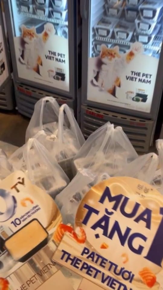 [🆕🇻🇳] The Pet – NHÃN HIỆU PATE TƯƠI CHO THÚ CƯNG HÀNG ĐẦU VIỆT NAM 🐶🦜 Top1Pets 🐱🐠  Nhìn lại khoảnh khắc ‘dui thiệt dui’ cùng khách iu – Một thập kỷ, sale 10 tỷ! 10 năm dinh dưỡng, 10 năm yêu thương#thepetvietnam #10namdinhduong10namye , shares-0✔️ , likes-53❤️️ , date-2025-10-23 03:01:37🐶🐱🇻🇳🇻🇳🇻🇳📰🆕