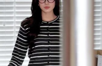 [🆕🇻🇳] Thời trang FIONA – Thương hiệu thời trang công sở cao cấp Việt  [🆕TOP1VIETNAM🇻🇳] 👕 Top1Fashion 👗  Nhịp điệu của những đường kẻ ngang chưa bao giờ lỗi thời — vừa đủ nổi bật, vừa đủ tinh tế để mang đến cảm giác effortless chic cho ngày mới.
MSP: C515530/C , shares-0✔️ , likes-2❤️️ , date-2025-10-22 19:01:08🇻🇳🇻🇳🇻🇳📰🆕