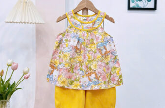 [🆕🇻🇳] Tiệm Nhà Ốc  (Quần áo trẻ em)-Đồ trẻ em thiết kế, đồ nhập- xuất khẩu,hàng Quảng Châu cao cấp , sỉ đồ thiết kế cho bé nhặt size 🧑‍🧒❤️️👶⭐️ Nhà Ốc về mẫu sát nách bé gái cổ yếm siêu xinh lun ạ Chất lanh hai da thoáng mát, thấm hút tốt.
– Bảng size và giá:( miễn ship từ 3b)
Size 4(8-10kg)  : 75k , shares-1✔️ , likes-15❤️️ , date-2025-10-22 16:41:57🇻🇳🇻🇳🇻🇳📰🆕